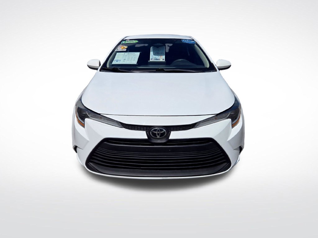 Used 2023 Toyota Corolla LE FWD image 2