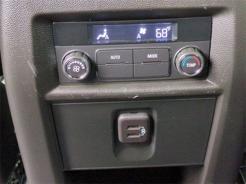 Certified 2023 Chevrolet Traverse LT image 21