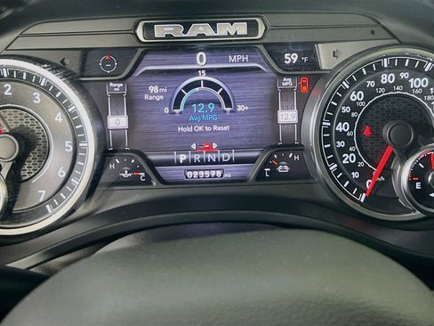 Used 2022 RAM 1500 Laramie AWD/4WD image 12