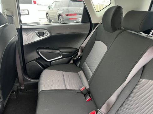 Used 2025 Kia Soul LX w/ LX Technology Package image 37