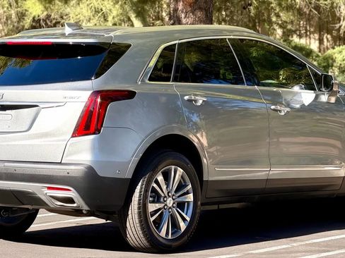 Used 2024 Cadillac XT5 Premium Luxury w/ Technology Package image 8