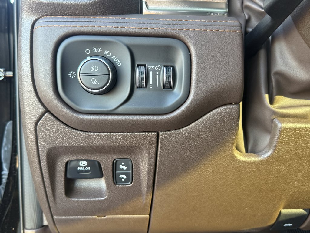Used 2026 RAM 1500 Limited AWD/4WD image 12