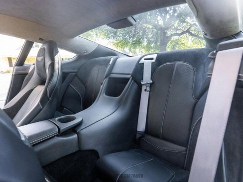 Used 2014 Aston Martin Vanquish Coupe image 35