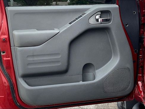 Used 2018 Nissan Frontier Desert Runner RWD image 17