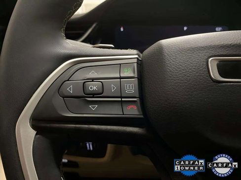 Used 2023 Jeep Grand Cherokee Limited w/ Luxury Tech Group II image 34