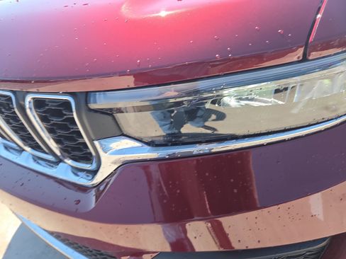 New 2026 Jeep Grand Cherokee Laredo X AWD/4WD image 21