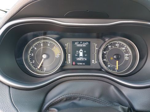 Used 2022 Jeep Cherokee Latitude w/ Trailer Tow Group image 20