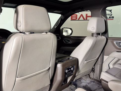 Used 2021 Chevrolet Suburban LT AWD/4WD image 30
