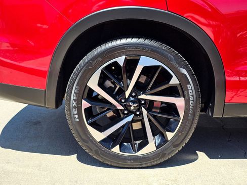 Used 2024 Mitsubishi Outlander SE image 16