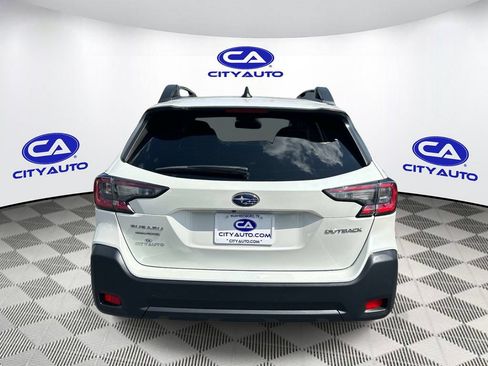 Used 2023 Subaru Outback Premium AWD/4WD image 4
