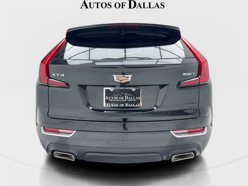 Used 2022 Cadillac XT4 Luxury w/ Cold Weather Package image 10