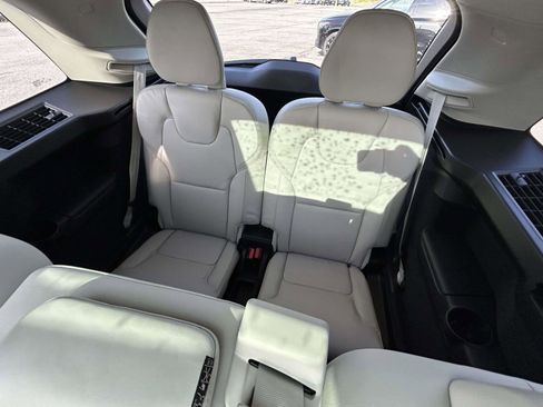 New 2026 Volvo XC90 B6 Ultra image 13
