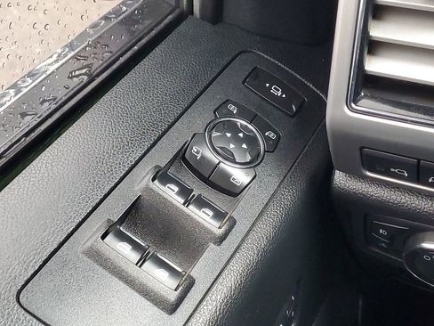 Used 2019 Ford F450 Platinum w/ Platinum Ultimate Package AWD/4WD image 17