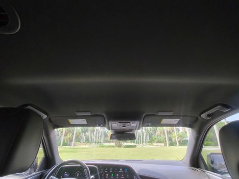 Used 2023 Cadillac Escalade ESV Luxury AWD/4WD image 31