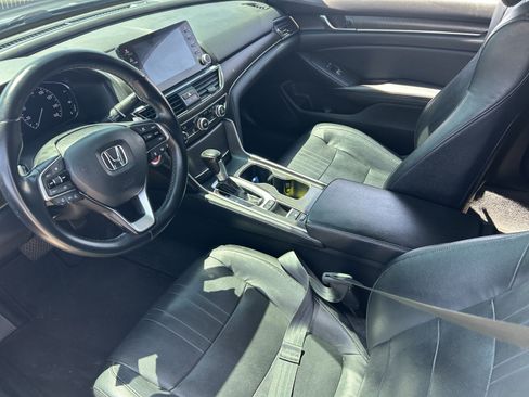 Used 2018 Honda Accord Touring image 12
