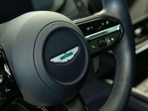 Used 2025 Aston Martin DBX 707 image 26
