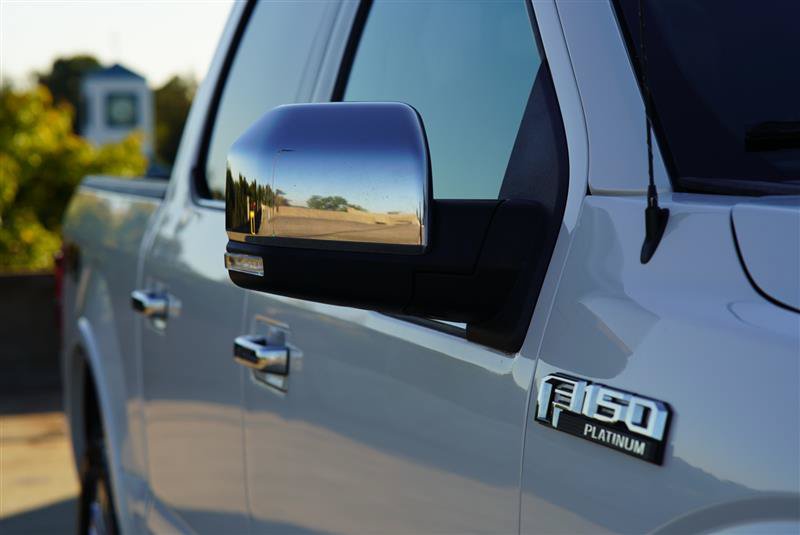 Used 2015 Ford F150 Platinum w/ Equipment Group 701A Luxury AWD/4WD image 23