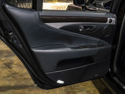 Used 2015 Lexus LS 460 L RWD image 45