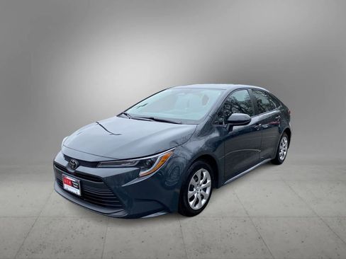 Used 2024 Toyota Corolla LE image 4