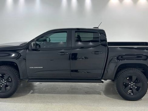 Used 2022 Chevrolet Colorado LT AWD/4WD image 2