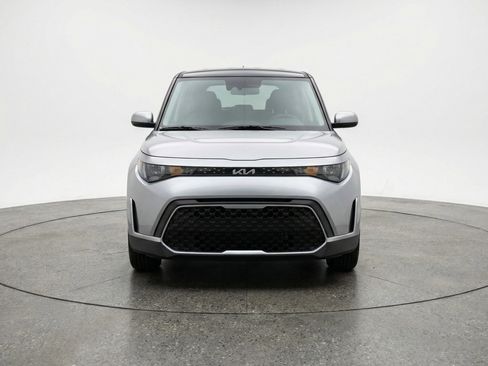 Used 2025 Kia Soul LX w/ LX Technology Package image 2