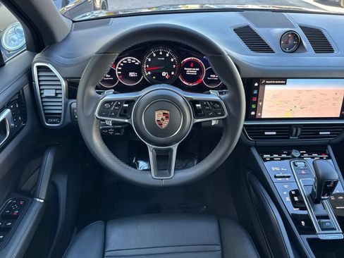 Certified 2023 Porsche Cayenne AWD/4WD image 16