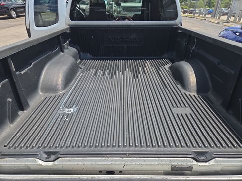 Used 2013 Nissan Frontier S RWD image 9