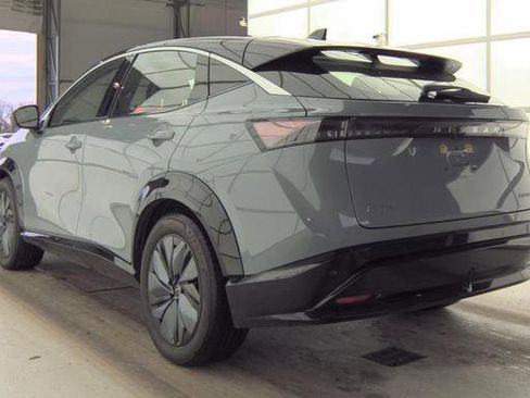 Used 2023 Nissan Ariya AWD image 11