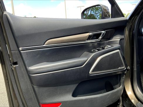 Used 2022 Kia Telluride EX image 25