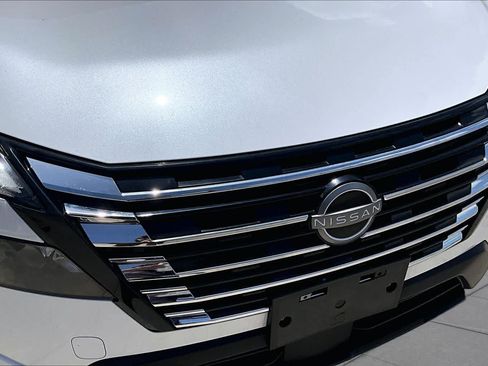 Certified 2025 Nissan Rogue SV FWD image 28