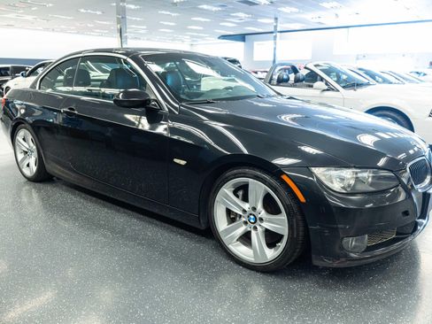 Used 2009 BMW 335i Convertible w/ Premium Pkg RWD image 4
