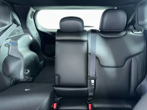 New 2026 Jeep Compass Limited image 5