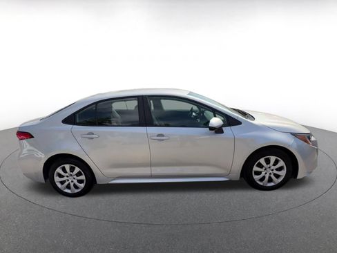 Used 2025 Toyota Corolla LE FWD image 16