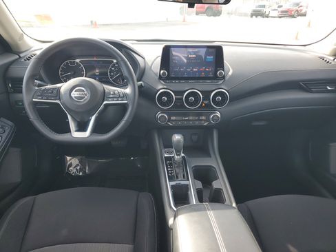 Used 2021 Nissan Sentra SV w/ Trunk Package image 14