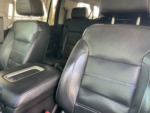 Used 2020 GMC Yukon XL Denali image 16