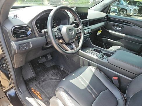 Certified 2025 Honda Pilot TrailSport image 17