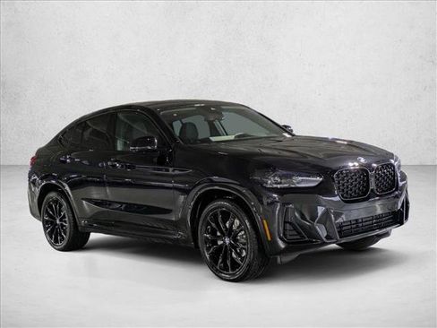 Used 2025 BMW X4 xDrive30i w/ Premium Package image 3