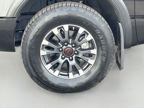 Used 2024 Nissan Titan PRO-4X w/ Pro-4x Convenience Package AWD/4WD image 34