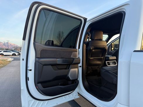 Used 2024 Ford F350 Platinum image 19