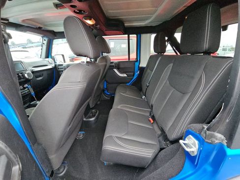 Used 2016 Jeep Wrangler Unlimited Rubicon w/ Connectivity Group image 6