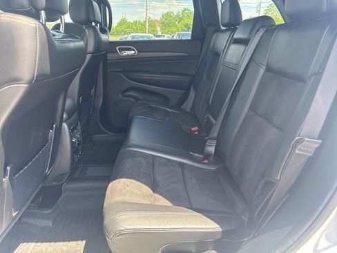 Used 2021 Jeep Grand Cherokee Laredo X AWD/4WD image 14