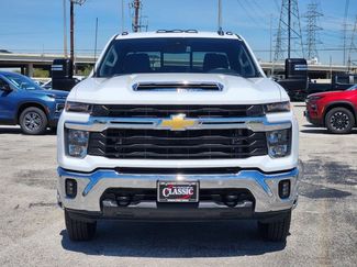 Used 2025 Chevrolet Silverado 3500 LT w/ Texas Edition video 2