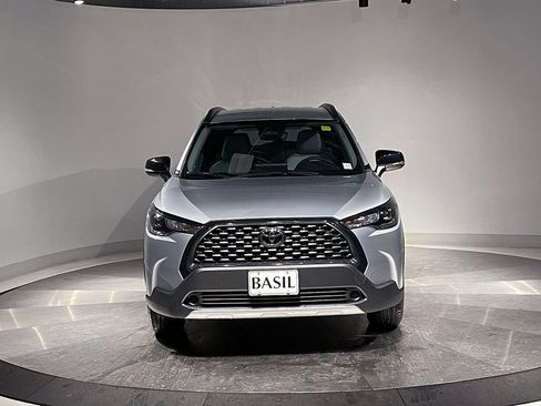 Used 2025 Toyota Corolla Cross LE image 9