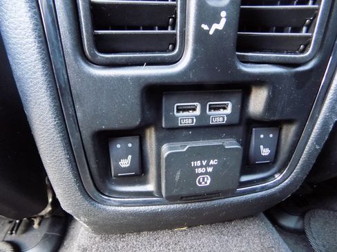 Used 2016 Jeep Grand Cherokee Overland image 11