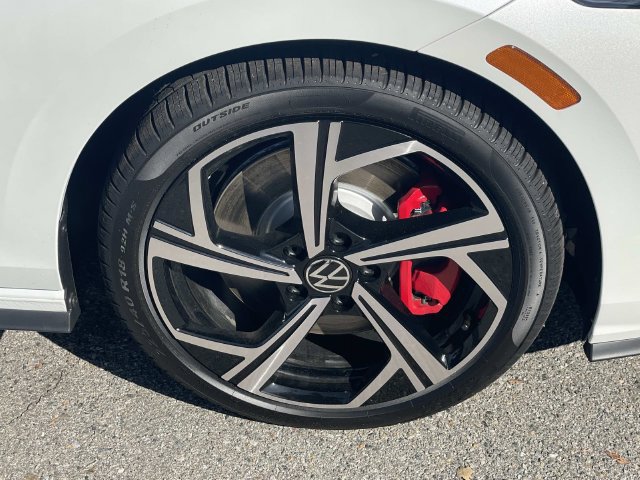New 2026 Volkswagen GTI SE FWD image 6