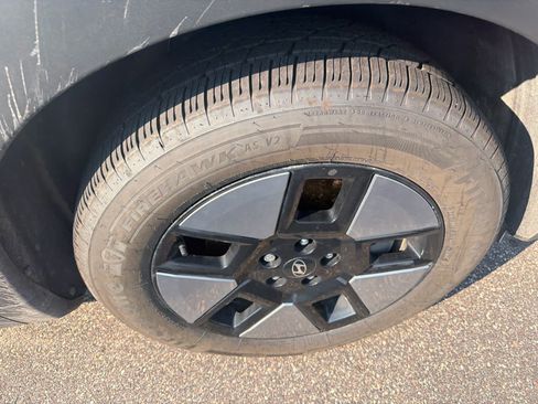 Used 2025 Hyundai Santa Fe SEL FWD image 5