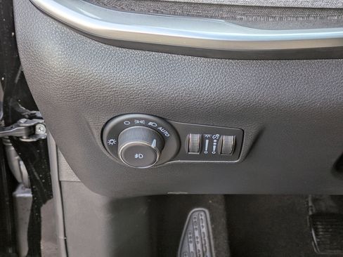 New 2026 Jeep Compass Latitude image 12