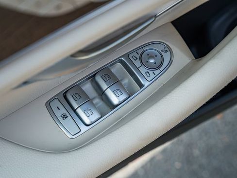Used 2023 Mercedes-Benz E 350 4MATIC Sedan image 38