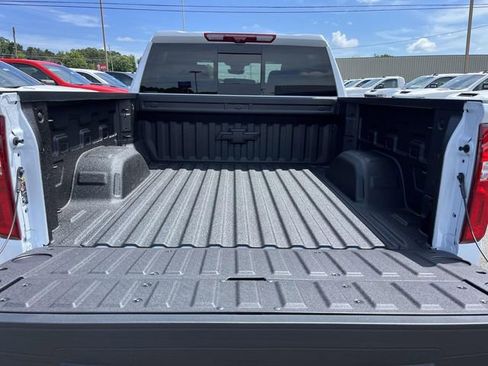 New 2026 Chevrolet Silverado 1500 High Country AWD/4WD image 6
