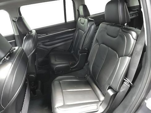 Used 2023 Jeep Grand Cherokee L Limited AWD/4WD image 33